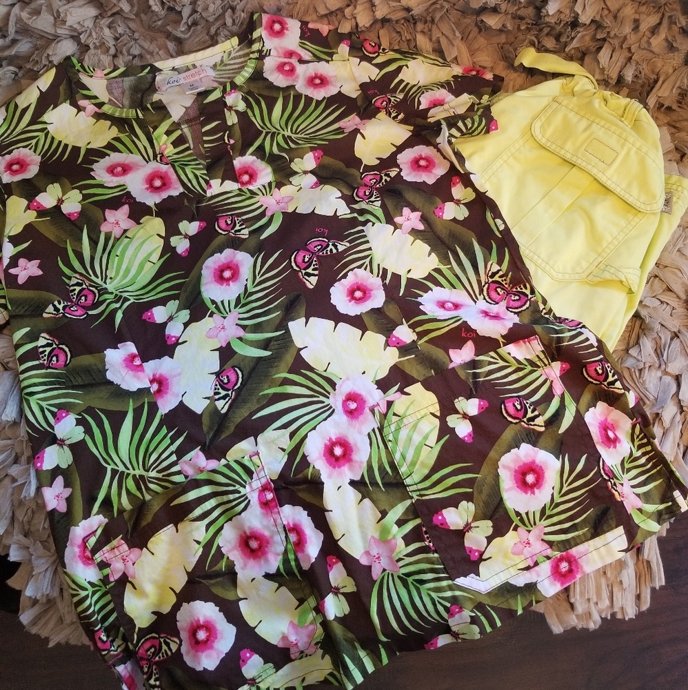 Koi scrub top